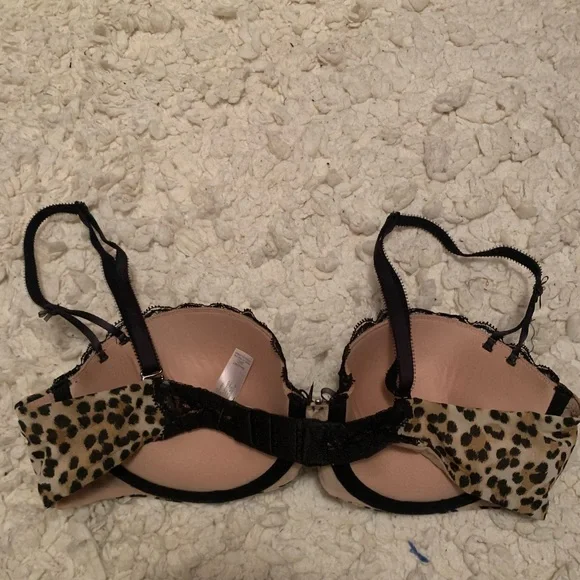 Victoria’s Secret lace leopard push-up balconet bra 34C black bow pearl details - Picture 2 of 3